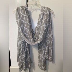 Light Gray Patterned Scarf